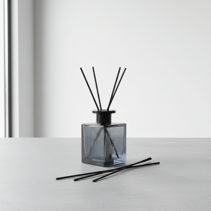 Elegant Ribbed Glass Home Fragrance Diffuser – Black (2)